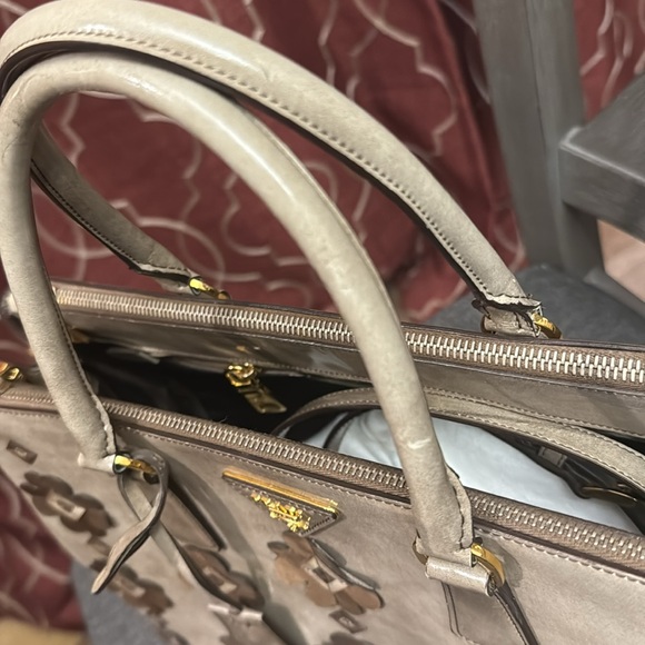 PRADA SPAZZOLATO Floral Tote Handbag - Picture 6 of 10